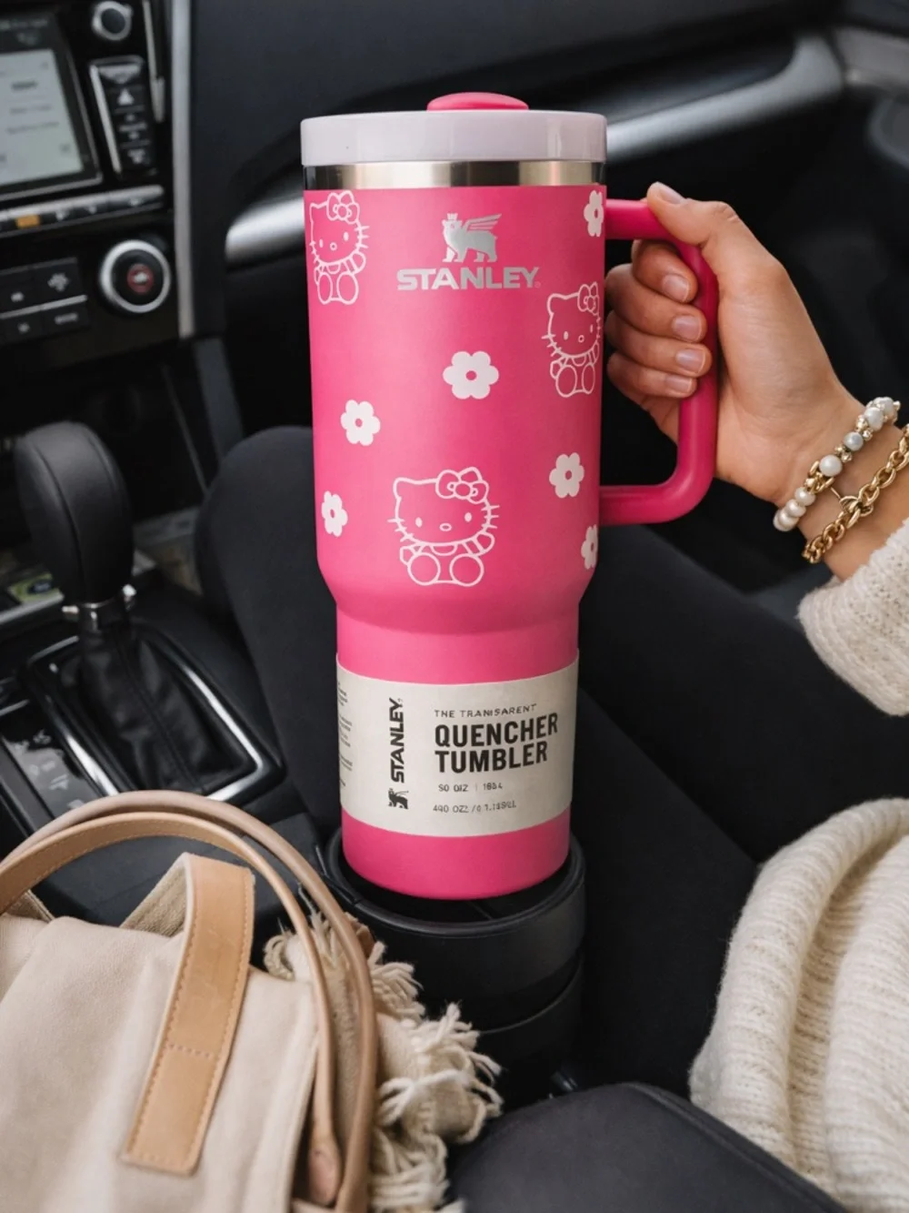 Hello Kitty 40oz Quencher Tumbler Pink NWT Rare Cup Handle Straw - Picture 2 of 6